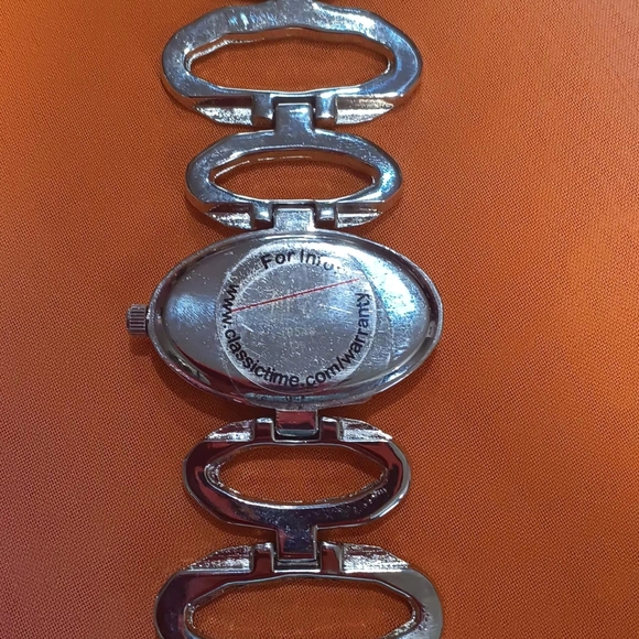 Style And Co Silvertone Watch - Picture 2 of 4